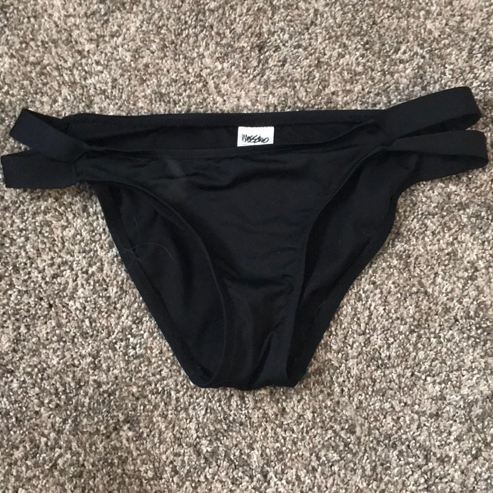 Black bikini bottoms